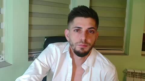 independent model online show from December 4, 10:41 pm