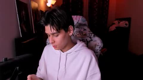 Foxicfu online show from March 29, 4:07 pm