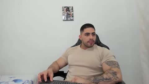 frank_foxx1 online show from January 15, 4:05 am