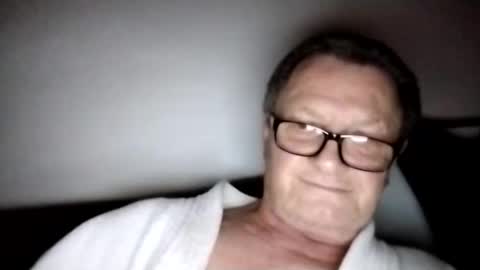 Wolfi online show from December 16, 5:31 pm