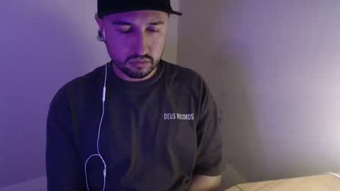 Snapshot of fred_555 chatting on September 15, 10:05 am fred_555 online show from September 15, 10:05 am