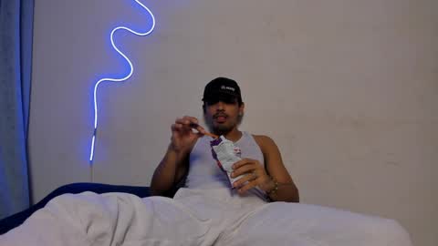 JOSSY online show from April 8, 2:45 am