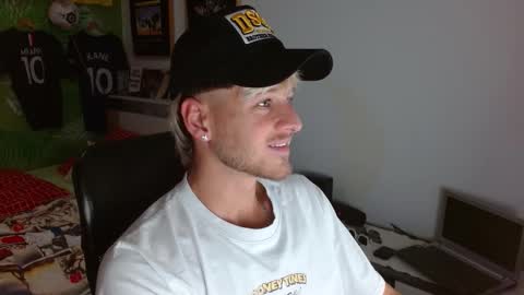 Frederick Perin online show from December 3, 9:21 pm