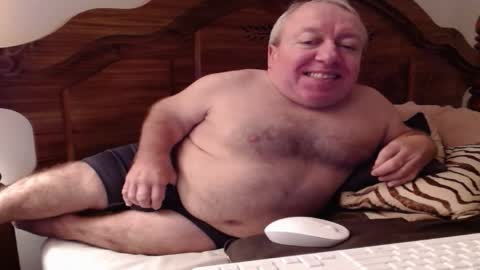 Snapshot of freemysoul4748 chatting on October 23, 4:38 am Cute Lil Man online show from October 23, 4:38 am