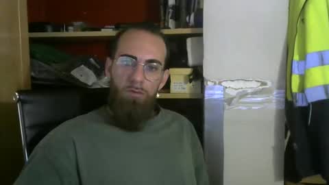 Snapshot of fuerte440 chatting on October 16, 9:50 am fuerte440 online show from October 16, 9:50 am