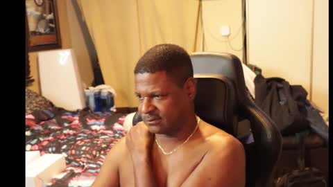 Snapshot of fyrecontrol chatting on December 22, 5:12 am seldom seen online show from December 22, 5:12 am