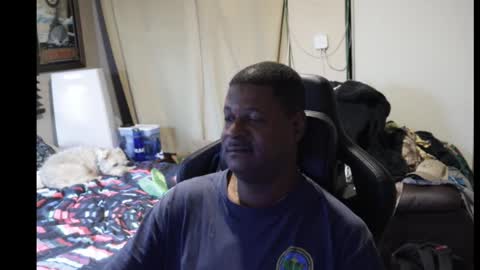 Snapshot of fyrecontrol chatting on December 25, 12:37 am seldom seen online show from December 25, 12:37 am