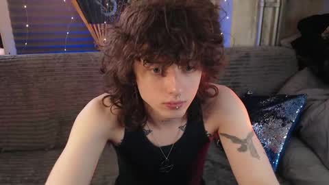 Ian online show from April 12, 2:18 pm