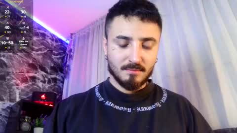 Chris  Dont forget to gift me thumb up Its very important to me and makes me happy AF  online show from October 3, 7:35 am