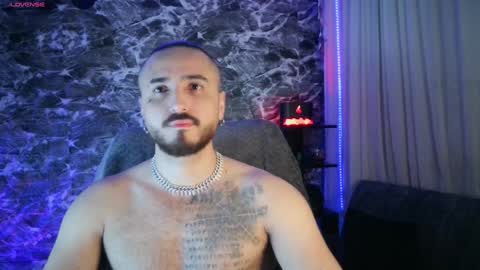 Chris  Dont forget to gift me thumb up Its very important to me and makes me happy AF  online show from January 19, 7:15 am