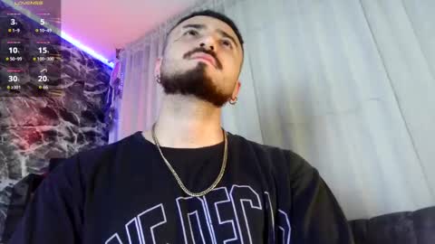 Chris  Dont forget to gift me thumb up Its very important to me and makes me happy AF  online show from September 24, 6:24 am