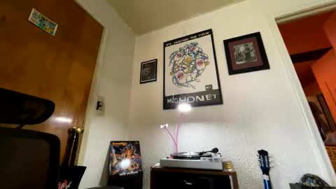 marvin pumpt online show from December 5, 6:59 pm