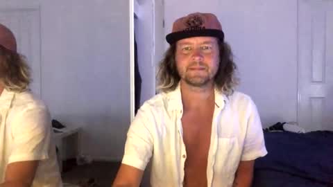 gcsurfer81 online show from February 20, 5:15 am