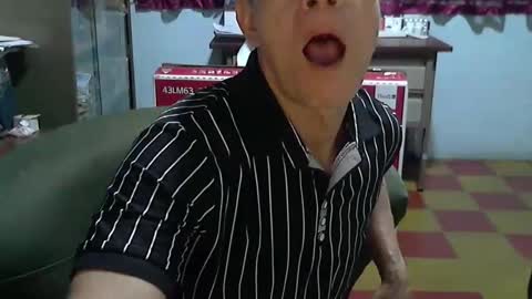 Genuino online show from April 4, 4:42 am