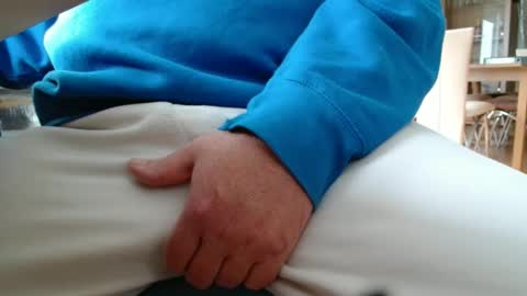 germanandy71 online show from October 25, 8:16 am