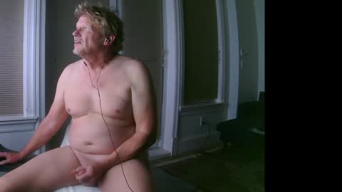 Snapshot of gethyn chatting on December 10, 7:05 am Gethyn online show from December 10, 7:05 am