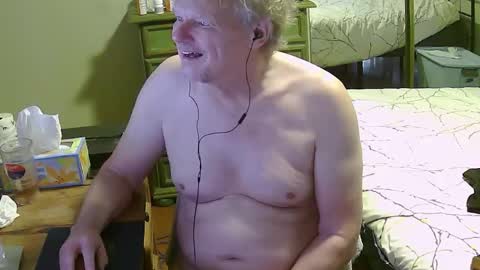 Snapshot of gethyn chatting on February 7, 8:42 pm Gethyn online show from February 7, 8:42 pm