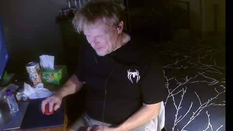 Snapshot of gethyn chatting on December 3, 7:30 am Gethyn online show from December 3, 7:30 am