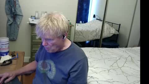 Snapshot of gethyn chatting on October 4, 7:08 pm Gethyn online show from October 4, 7:08 pm