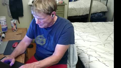 Snapshot of gethyn chatting on October 20, 7:45 am Gethyn online show from October 20, 7:45 am