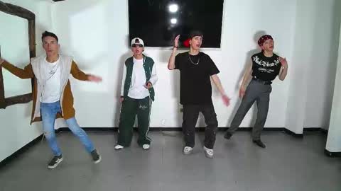 THOMAS AND DAMIAND online show from November 7, 6:22 pm