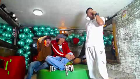 THOMAS AND DAMIAND online show from February 15, 8:12 pm