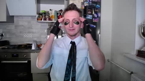 greg_photog online show from October 8, 1:43 am