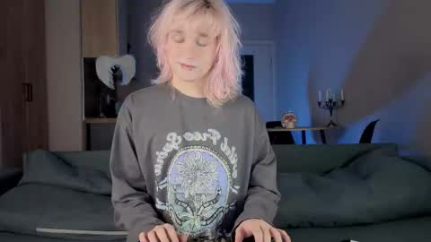 Greg-independent model online show from March 4, 5:25 am