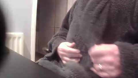 greyfox_6000 online show from January 17, 8:13 am