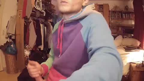 gruendamien online show from December 19, 3:53 pm