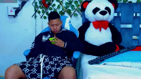 Hakim online show from November 30, 1:46 pm