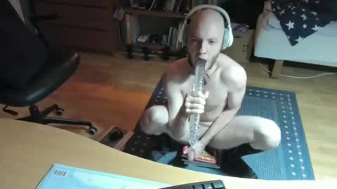 Snapshot of gustavo_gracia11 chatting on December 30, 2:08 pm gustavo gracia11 online show from December 30, 2:08 pm