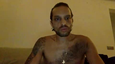 gustavoquinterodiaz online show from October 31, 7:50 pm