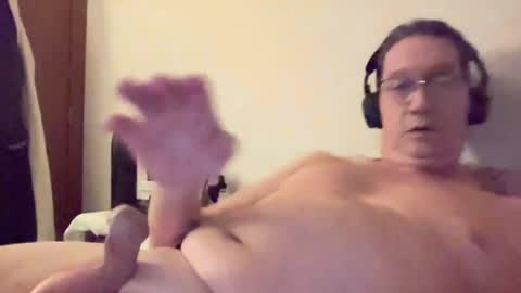 Snapshot of gwashere4u chatting on December 30, 3:47 am gwashere4u online show from December 30, 3:47 am