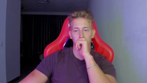 Oliver online show from November 24, 11:50 pm