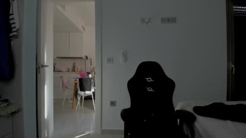 Oliver online show from March 13, 4:25 pm