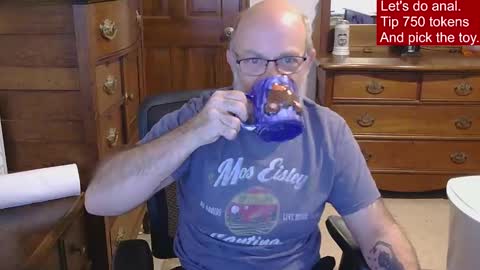 HairyDaddyBear69 online show from November 1, 12:42 pm