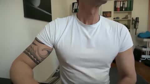 hanky online show from April 2, 10:56 am