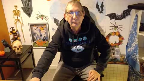 charly online show from October 26, 8:44 pm