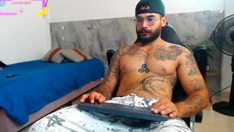 hanz_col online show from November 8, 10:29 am