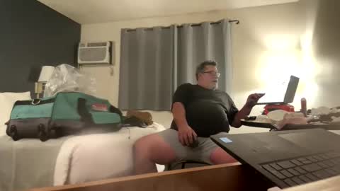 Snapshot of hardfreak4you chatting on October 27, 5:54 am hardfreak4you online show from October 27, 5:54 am