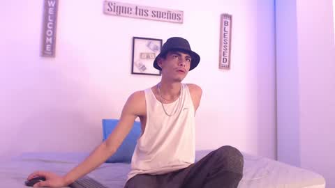 harry thomson online show from December 31, 4:38 am