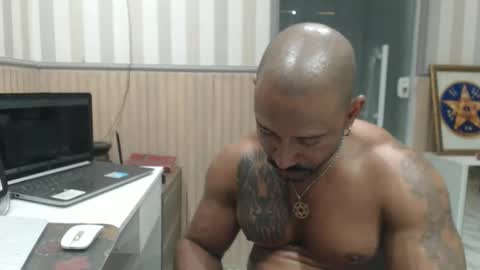 hebertgomes online show from January 8, 10:04 pm