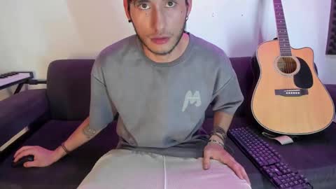 henrik_senn online show from December 14, 3:29 am