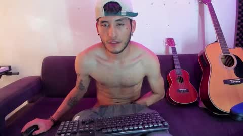 henrik_senn online show from December 11, 12:27 pm