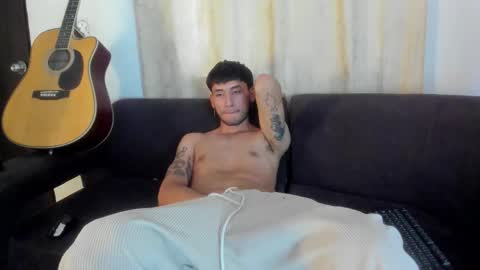 henrik_senn online show from November 1, 8:24 pm