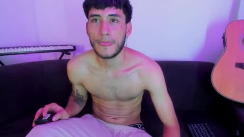 henrik_senn online show from November 11, 12:59 am