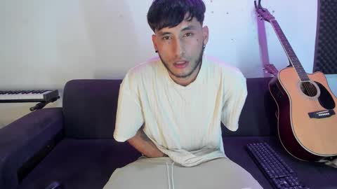 henrik_senn online show from December 23, 1:51 am