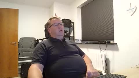 henrikrp1971 online show from November 8, 3:26 pm