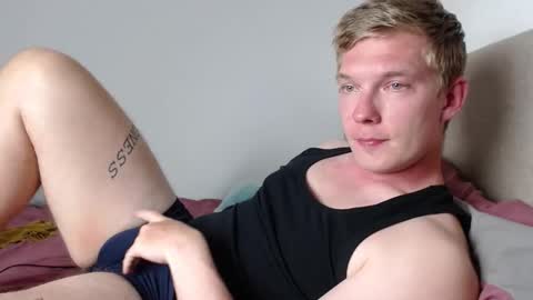 Snapshot of hercules__ chatting on October 23, 3:15 pm Gregblonde Alextattoo online show from October 23, 3:15 pm